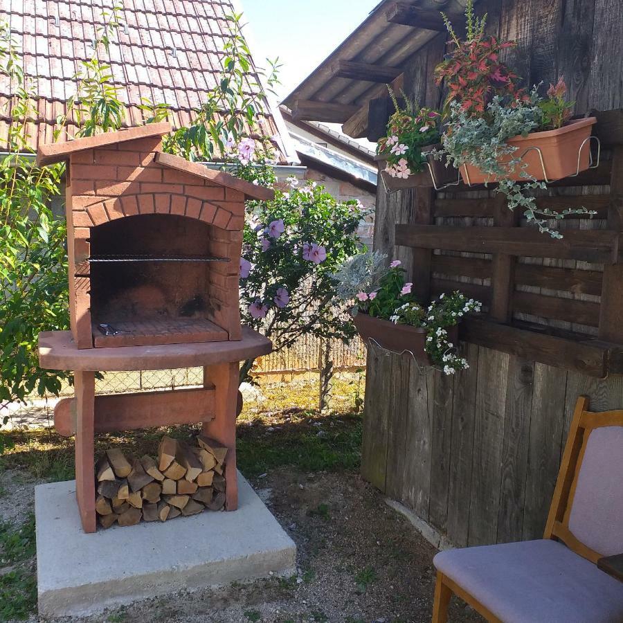 סלוניי Guest House Happy Day מראה חיצוני תמונה
