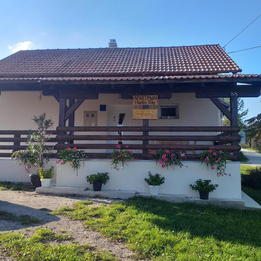 סלוניי Guest House Happy Day מראה חיצוני תמונה
